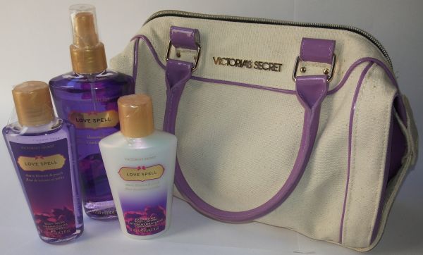 KIT BOLSA, SABONETE LÍQUIDO, CREME E PERFUME